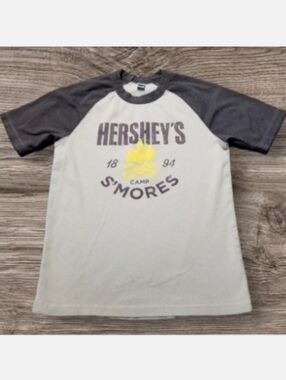 KAVIO! GUY HERSHEY'S CAMP SMORES 1894 SIZE- MEDIUM
